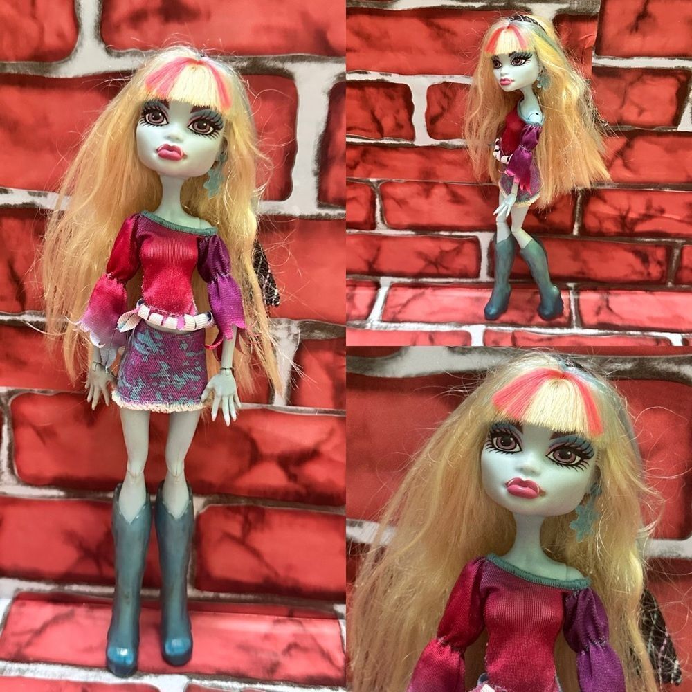 Monster High Festival Abbey Bominable doll